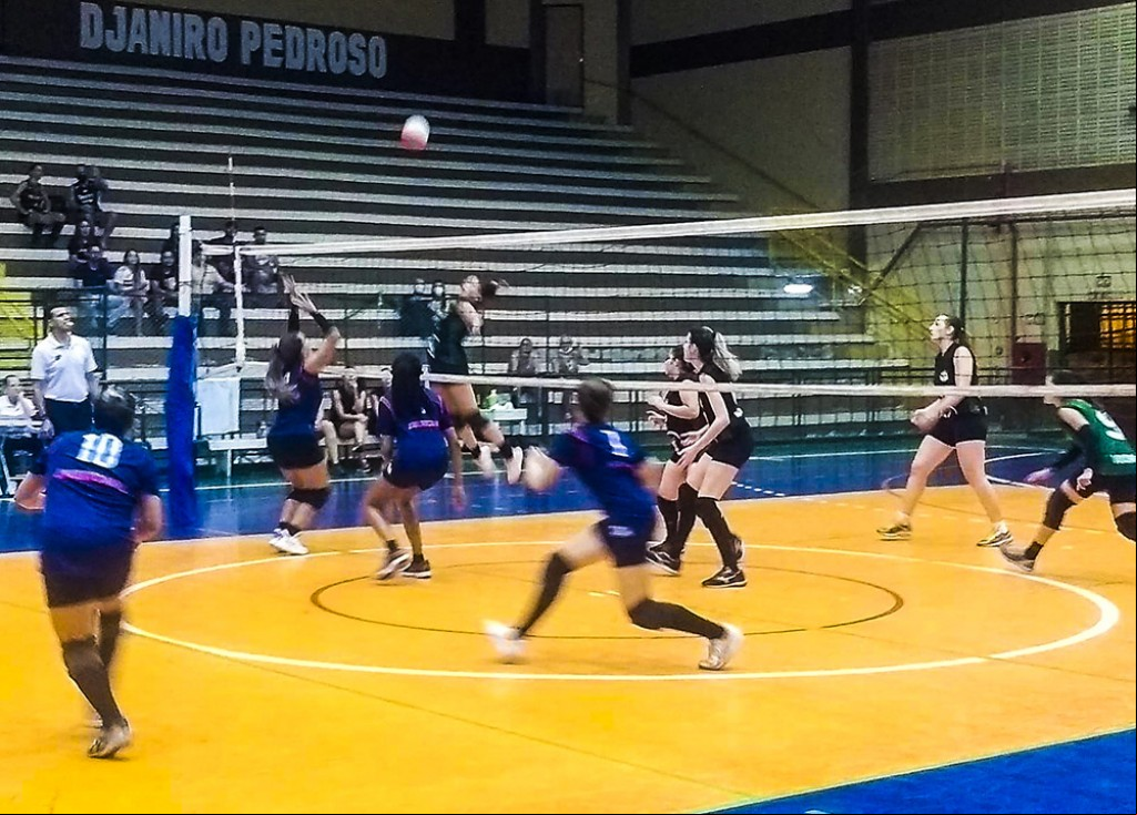 Esporte - Semifinais do Torneio de Férias de Vôlei ocorrem nesta terça e quarta-feira